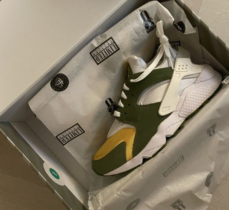 Stussy Nike Air Huarache Le