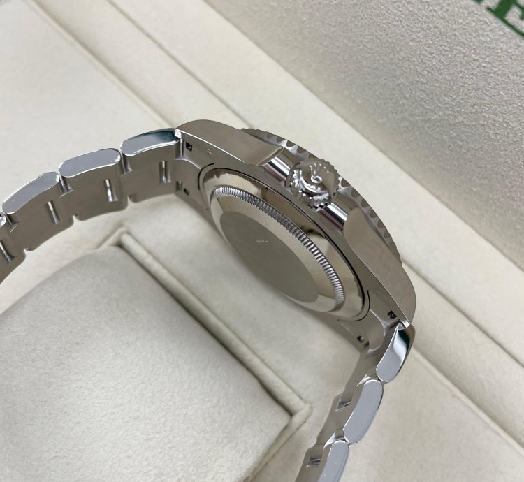 Rolex Submariner Date New Submariner Date 41mm 126619lb White Gold Blue Bezel Black Dial