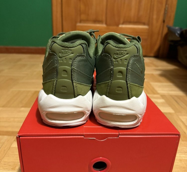 Stussy Nike Air Max 95 Olive