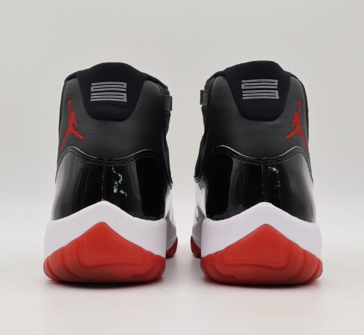 Air Jordan 11 Retro Playoffs Bred