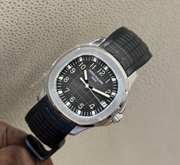 Patek Philippe Aquanaut 5165a-001