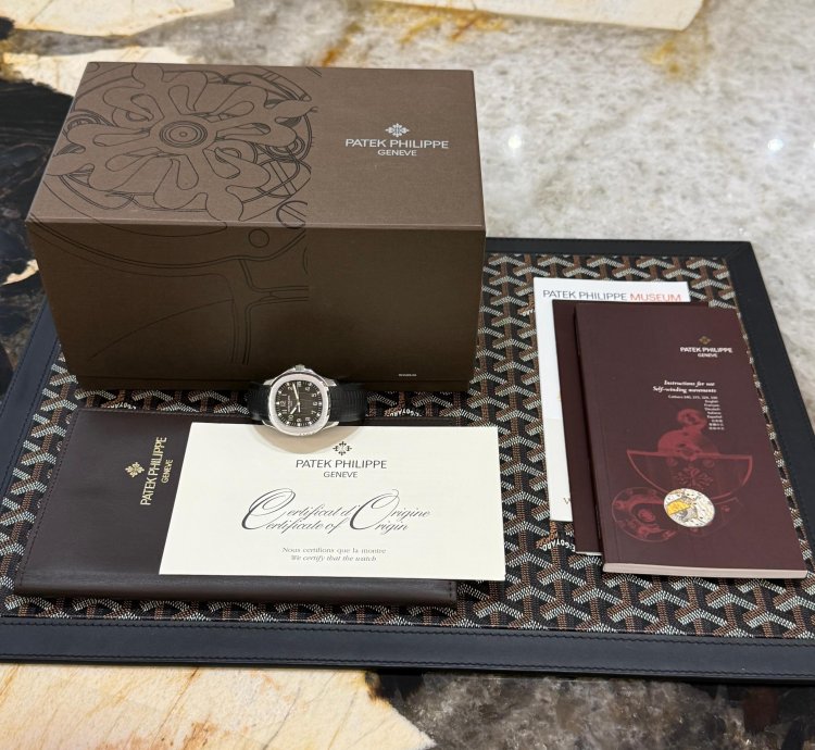 Patek Philippe Aquanaut 5165a-001