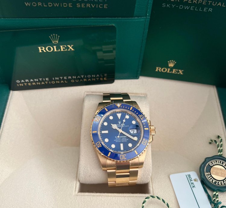 Rolex Submariner Date New Unworn Full Sticker 126618lb Yellow Gold