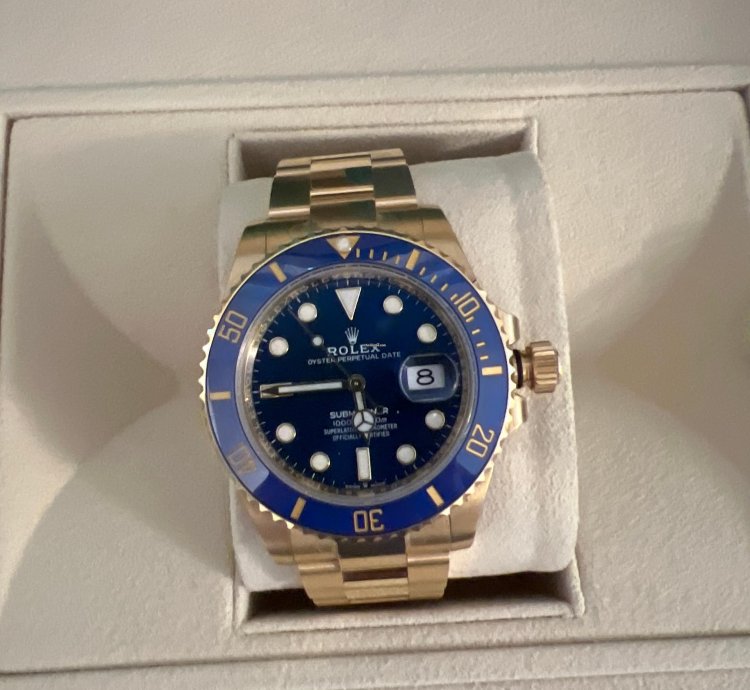 Rolex Submariner Date New Unworn Full Sticker 126618lb Yellow Gold