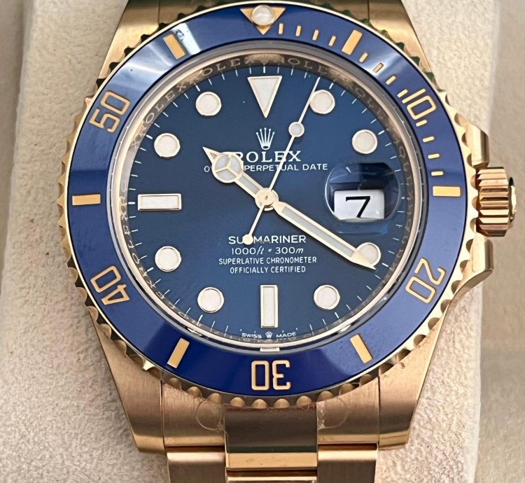 Rolex Submariner Date New Unworn Full Sticker 126618lb Yellow Gold