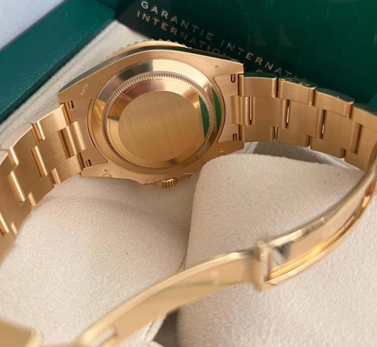 Rolex Submariner Date New Unworn Full Sticker 126618lb Yellow Gold