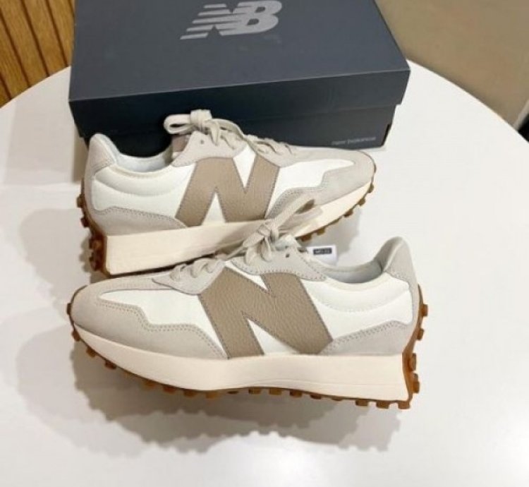 Ne W Balance 327 Moonbeam Drift Wood Running Shoes