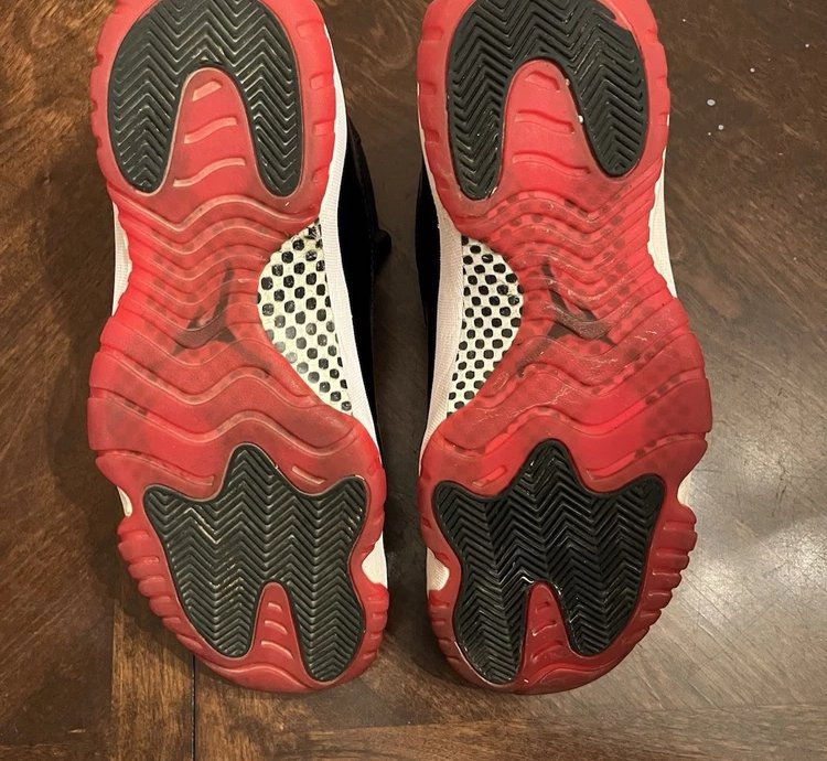 Air Jordan 11 Retro Playoffs Bred