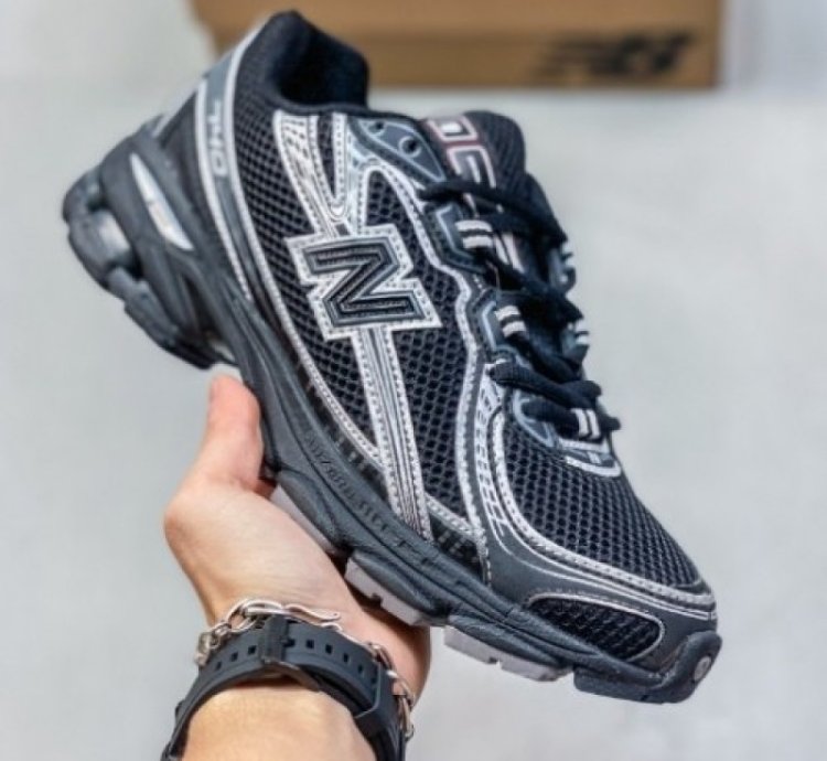 Ne W Balance 740 Black Running Shoes