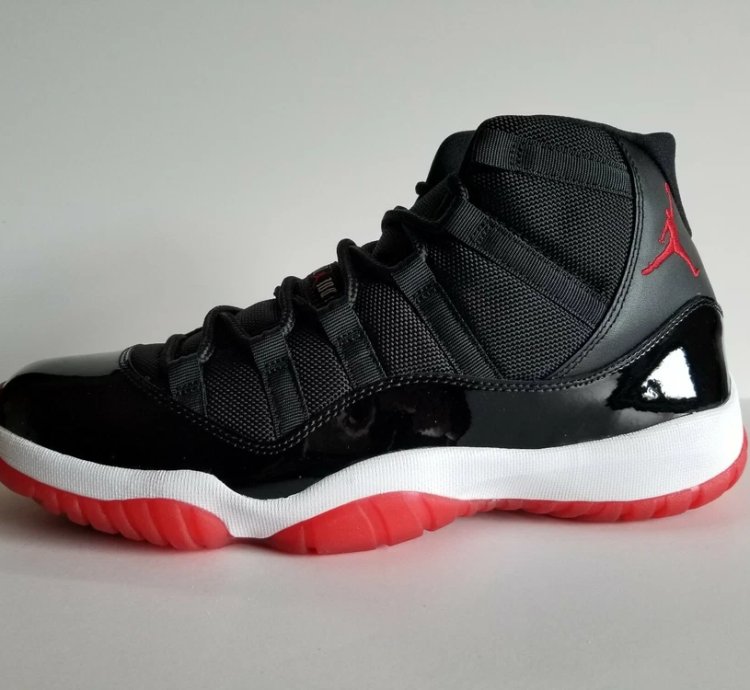 Air Jordan 11 Retro Playoffs Bred