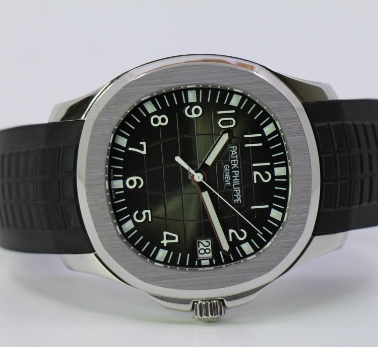 Patek Philippe Aquanaut 5167 1a-001 - 09 2020 - Patek Service 03 2023 - Like New