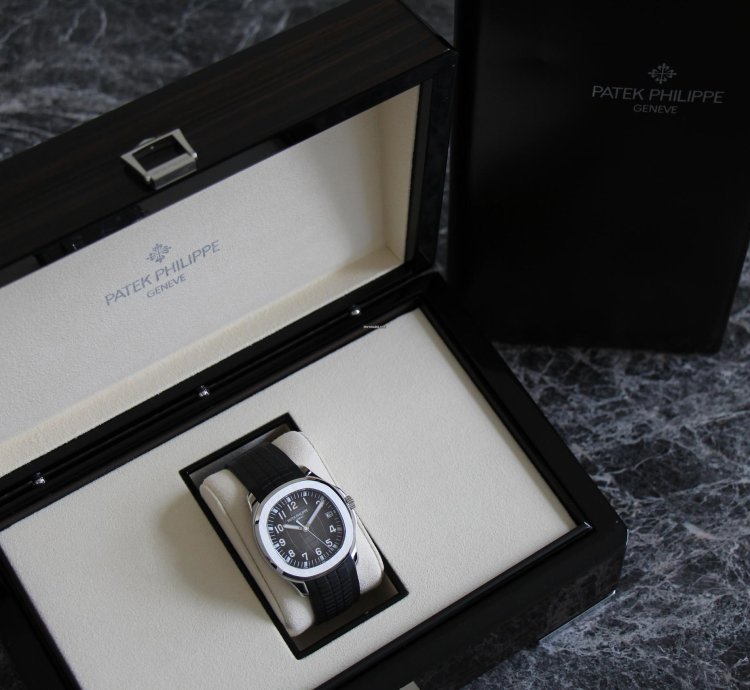 Patek Philippe Aquanaut 5167 1a-001 - 09 2020 - Patek Service 03 2023 - Like New