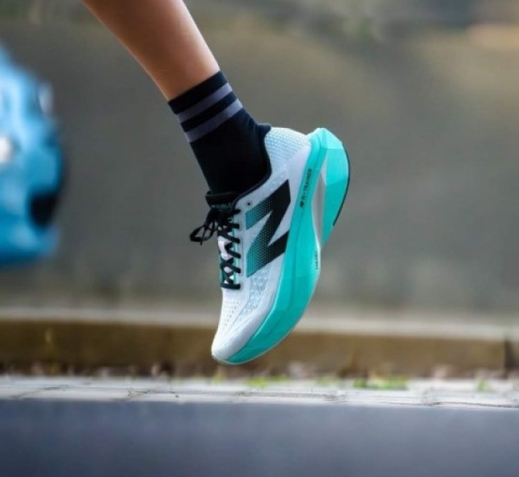 Ne W Balance Supercomp Trainer V3 Running Shoes