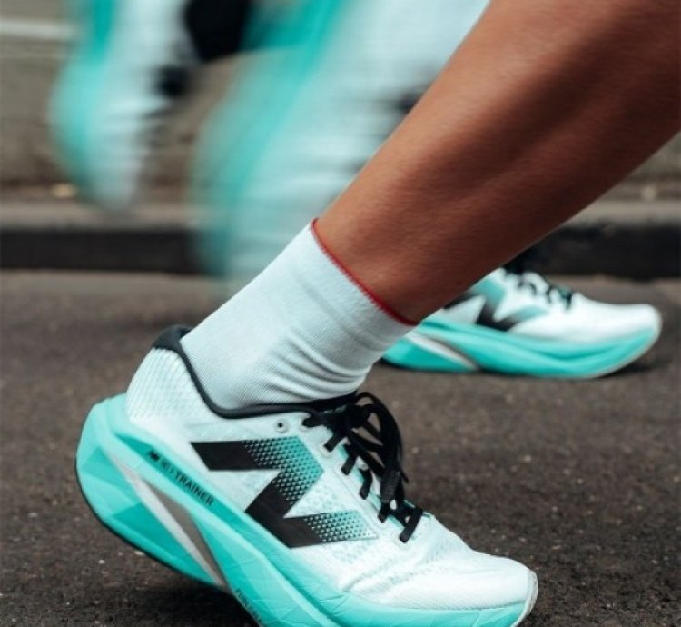 Ne W Balance Supercomp Trainer V3 Running Shoes