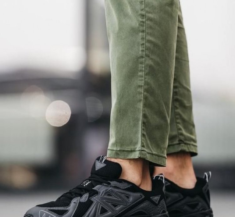 New Balance 610 Black Running Shoes
