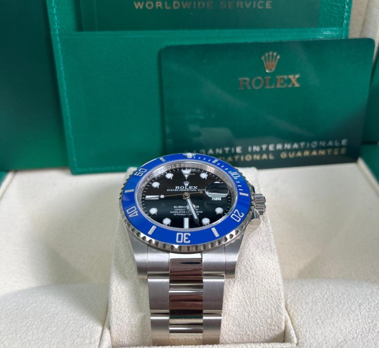 Rolex Submariner Date Oyster Perpetual 41mm 18k White Gold Black Dial Ceramic Blue Bezel 126619lb