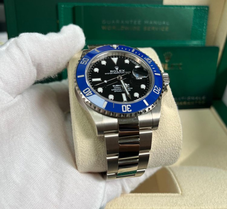 Rolex Submariner Date Oyster Perpetual 41mm 18k White Gold Black Dial Ceramic Blue Bezel 126619lb