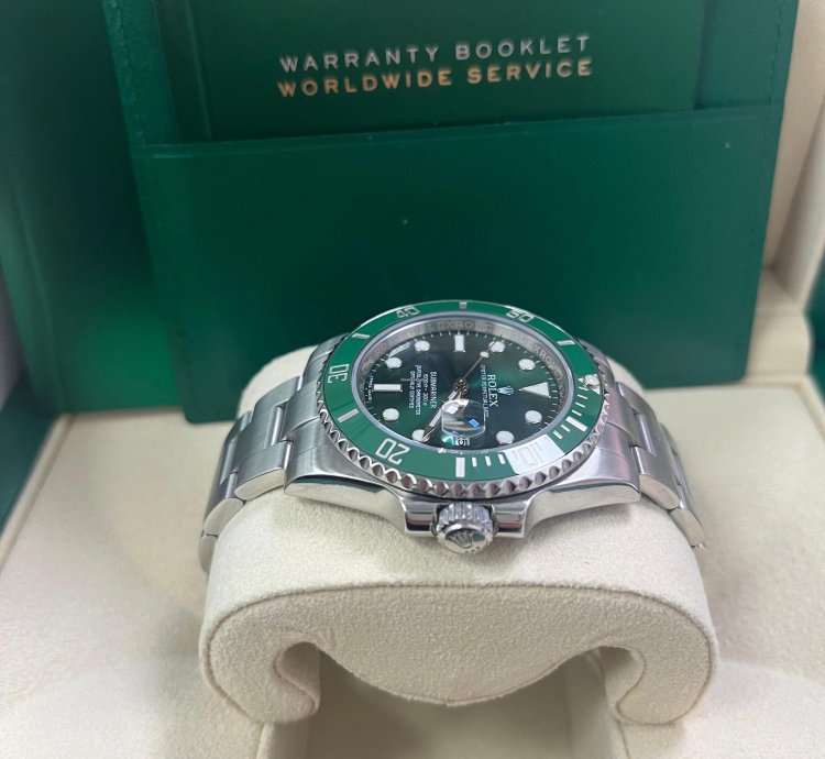 Rolex Submariner Date Stainless Steel The Hulk Green Dial 116610lv New Rolex Green Card