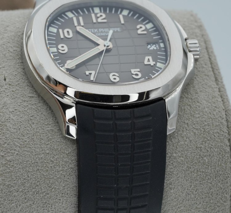 Patek Philippe Aquanaut 5167a Stainless Steel Black Dial Bracelet And Rubber