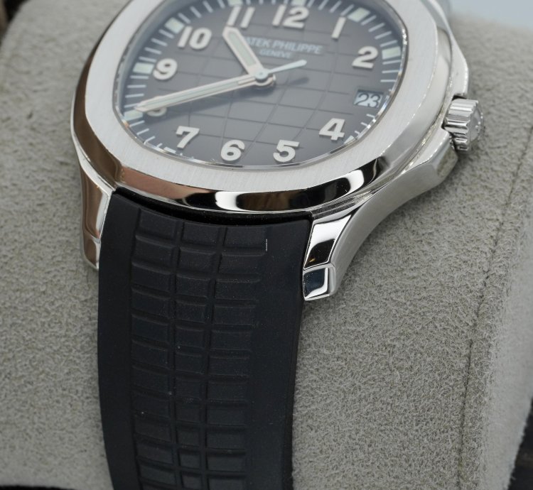 Patek Philippe Aquanaut 5167a Stainless Steel Black Dial Bracelet And Rubber