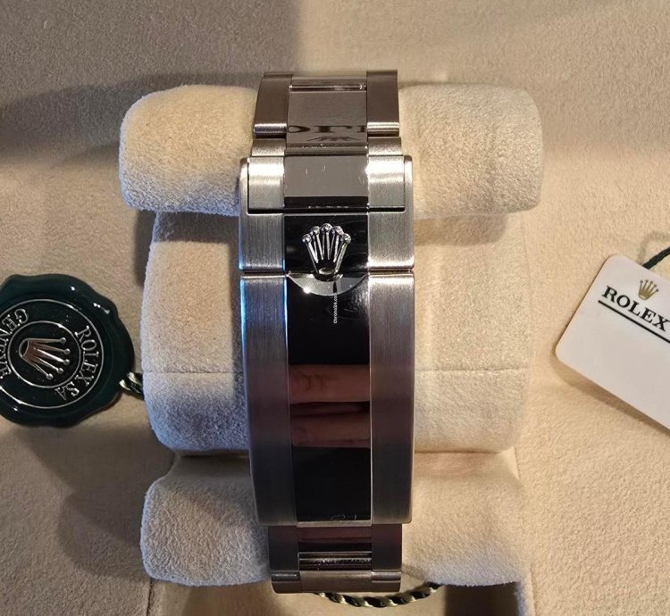 Rolex Submariner Date This Is An Unworn Cookie Monster With All Warranty Cards