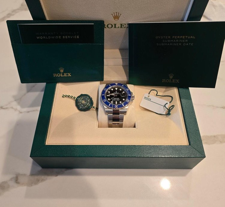 Rolex Submariner Date This Is An Unworn Cookie Monster With All Warranty Cards