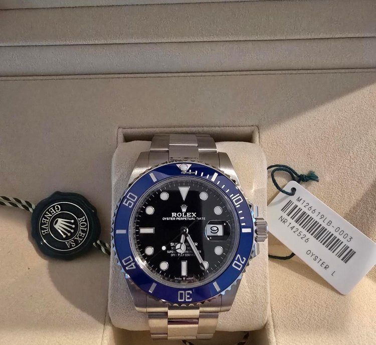 Rolex Submariner Date This Is An Unworn Cookie Monster With All Warranty Cards