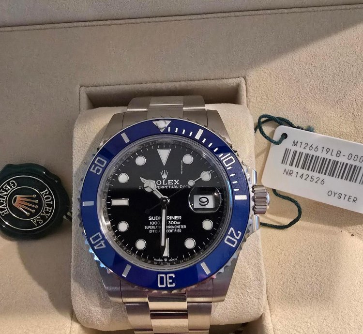 Rolex Submariner Date This Is An Unworn Cookie Monster With All Warranty Cards