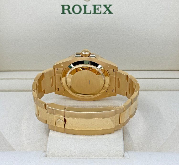 Rolex Submariner Date Unworn 2024 18k Yellow Gold Blue Dial 126618lb Complete