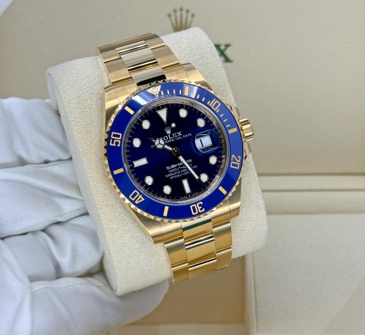 Rolex Submariner Date Unworn 2024 18k Yellow Gold Blue Dial 126618lb Complete