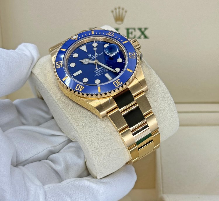 Rolex Submariner Date Unworn 2024 18k Yellow Gold Blue Dial 126618lb Complete