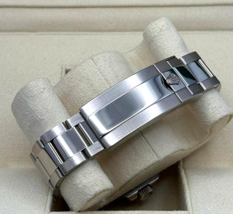 Rolex Submariner Date Unworn 2024 Black Dial White Gold 126619lb Complete