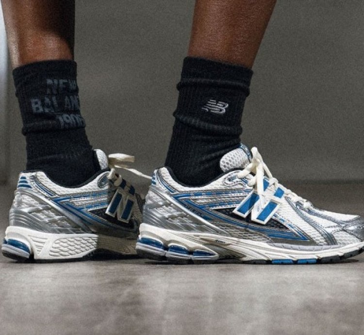 Newbalance 1906r Silver Metallic Blue Sneakers