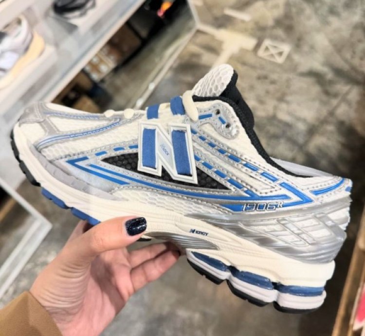 Newbalance 1906r Silver Metallic Blue Sneakers