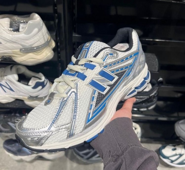 Newbalance 1906r Silver Metallic Blue Sneakers