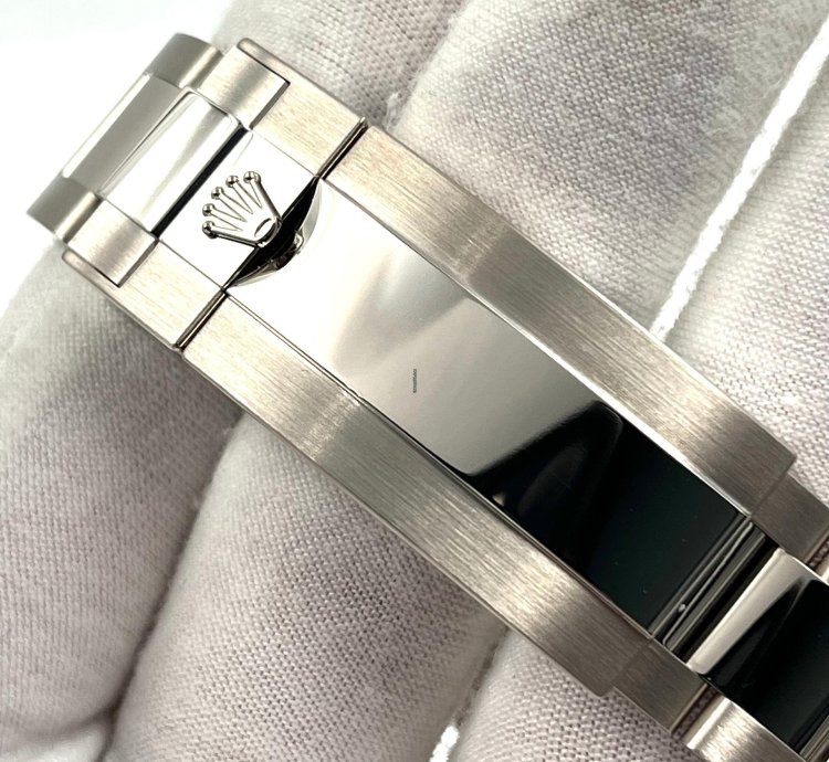 Rolex Submariner Date Unworn Submariner Date Smurf 41mm Blue Date White Gold 126619lb Box Papers 2024