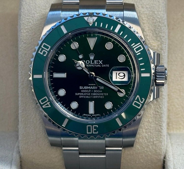 Rolex Submariner Date Unworn Submariner Hulk 116610lv