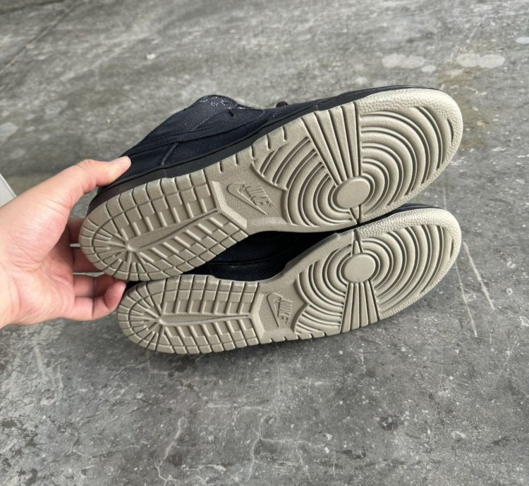Nike Dunk Low Carhartt