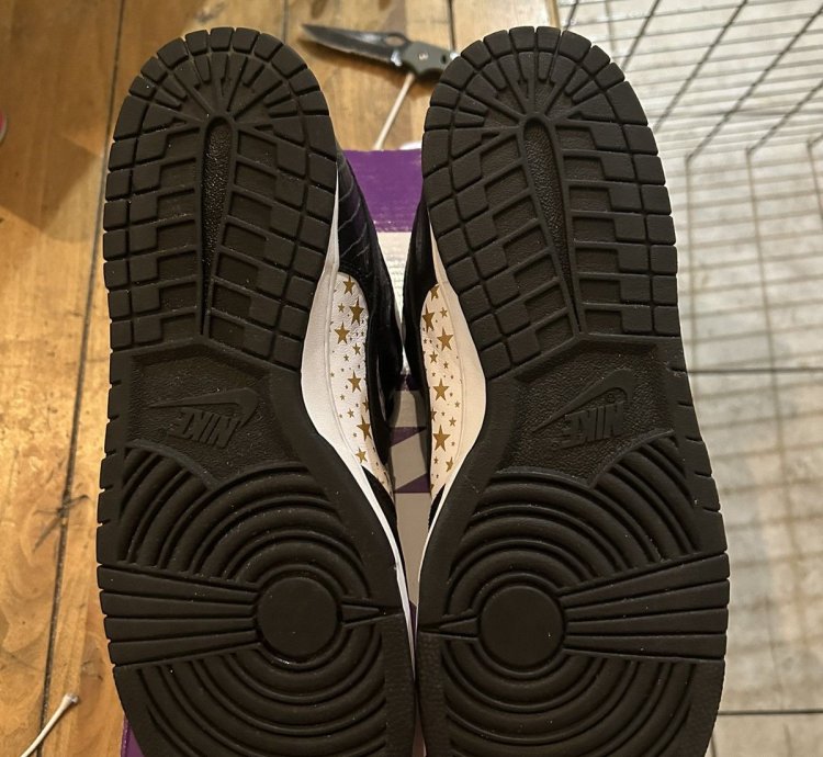 Supreme Black Star Dunks