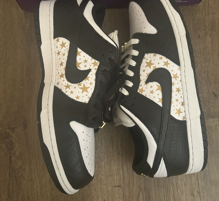 Supreme Black Star Dunks