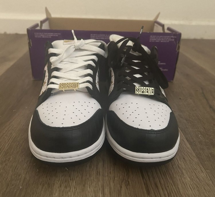 Supreme Black Star Dunks