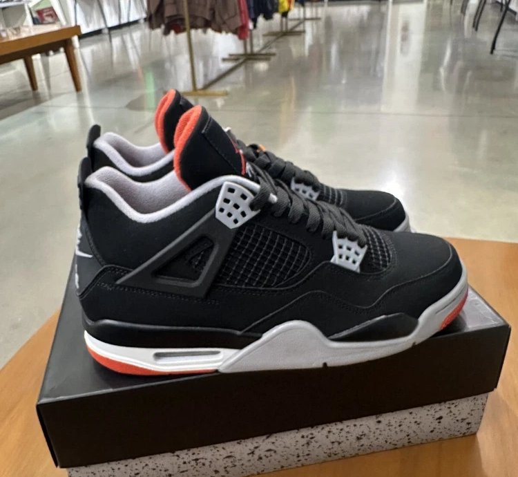 Air Jordan 4 Retro Bred