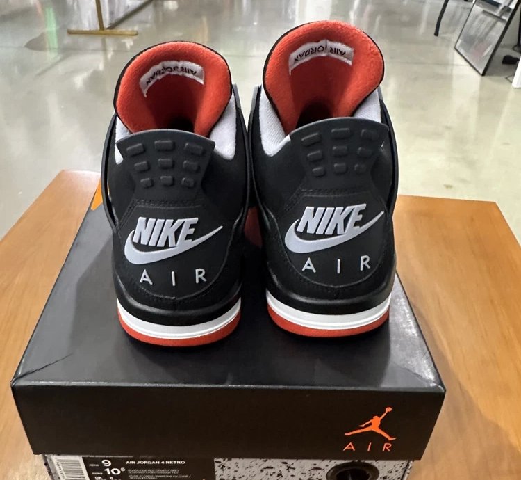 Air Jordan 4 Retro Bred