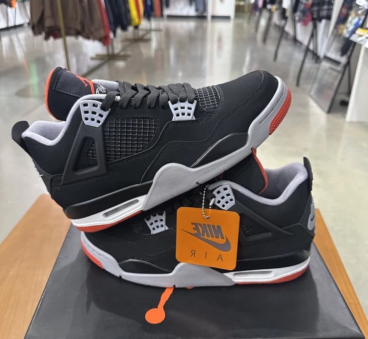 Air Jordan 4 Retro Bred
