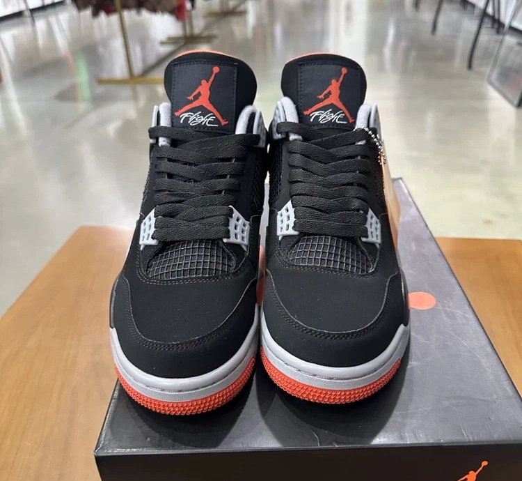 Air Jordan 4 Retro Bred