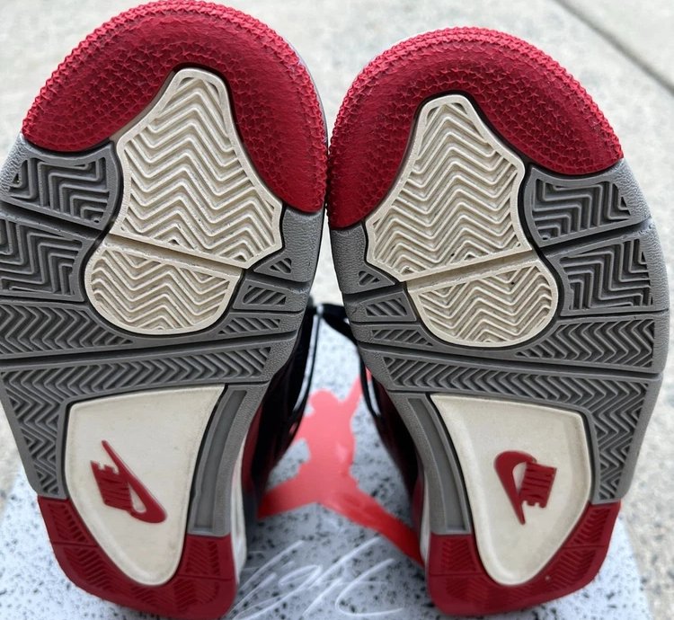 Air Jordan 4 Retro Bred