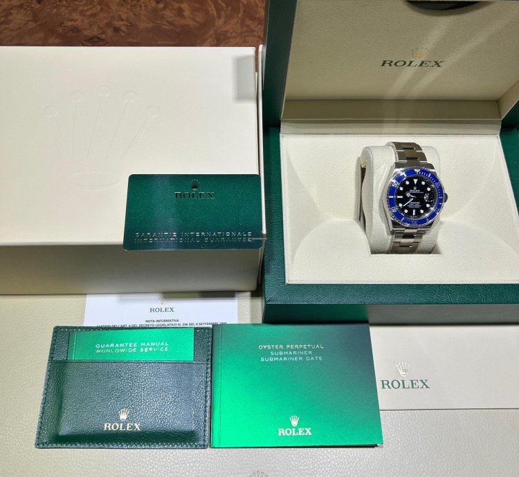 Rolex Submariner Date White Gold 126619