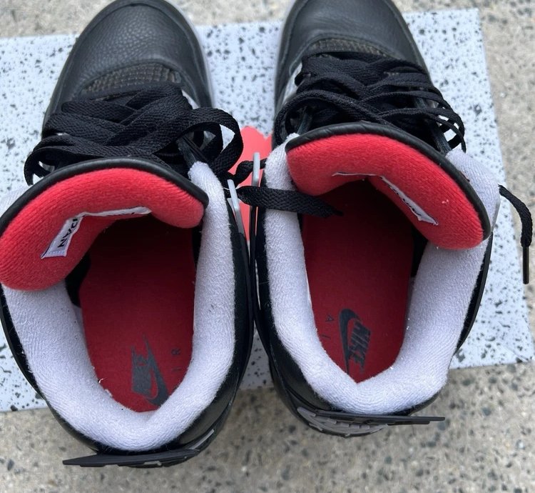 Air Jordan 4 Retro Bred