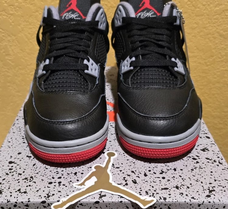 Air Jordan 4 Retro Bred