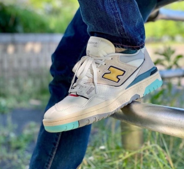 Newbalance 550 Sea Salt Yellow Sneakers